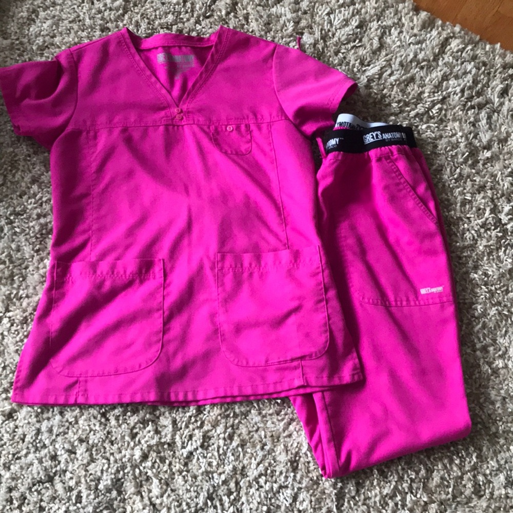 New listing! Greys anatomy scrub set